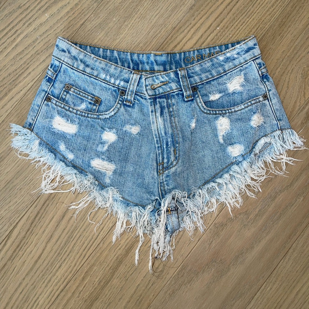 Carmar Cheeky Distressed Denim Shorts in size 26